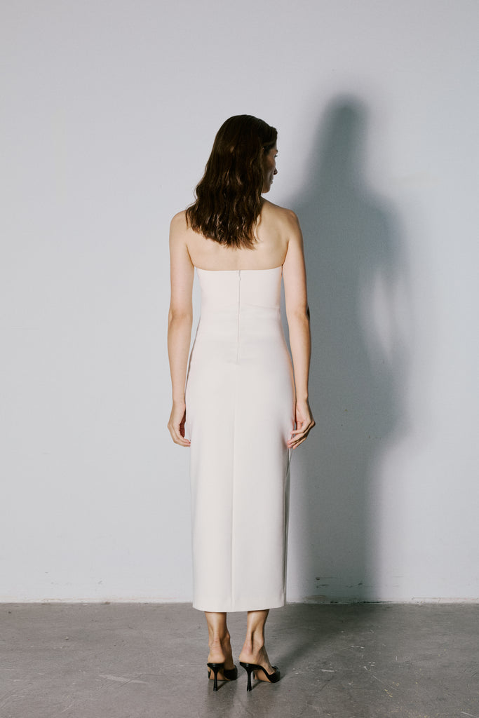 Ekru Eryne Elbise